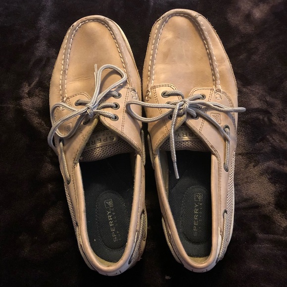 Women’s Sperry Boat Shoes - Picture 2 of 7